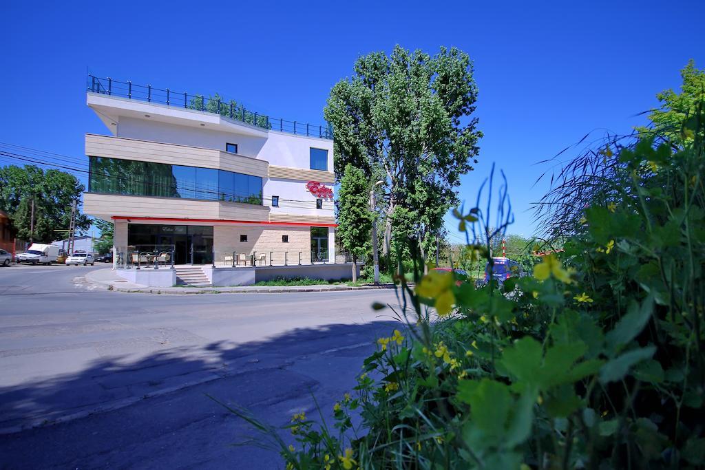Hotel Eden Tulcea Buitenkant foto