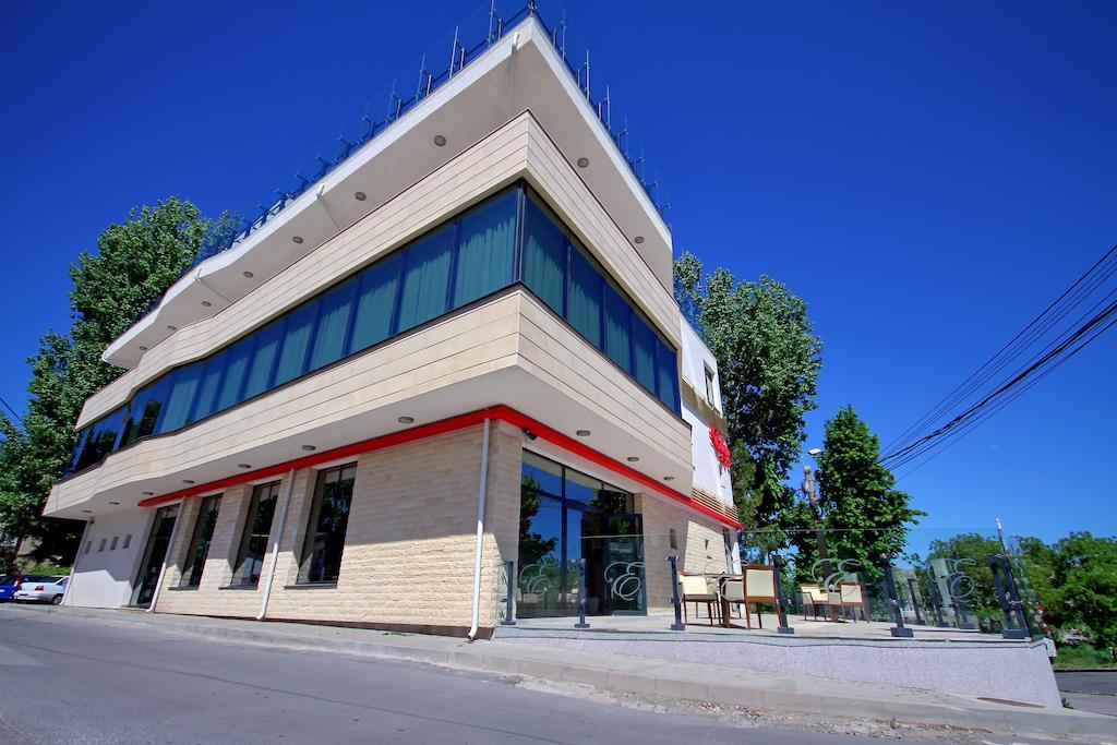 Hotel Eden Tulcea Buitenkant foto
